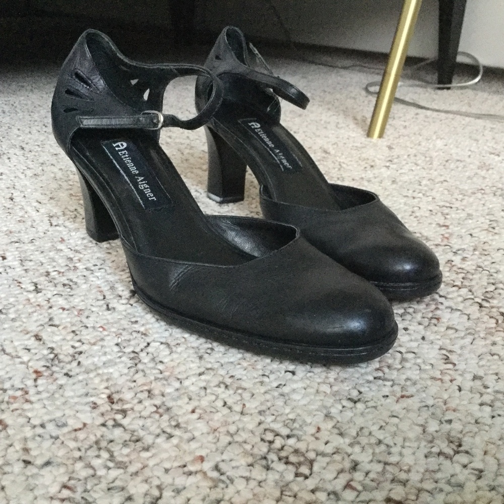 Etienne Aigner Black Pumps